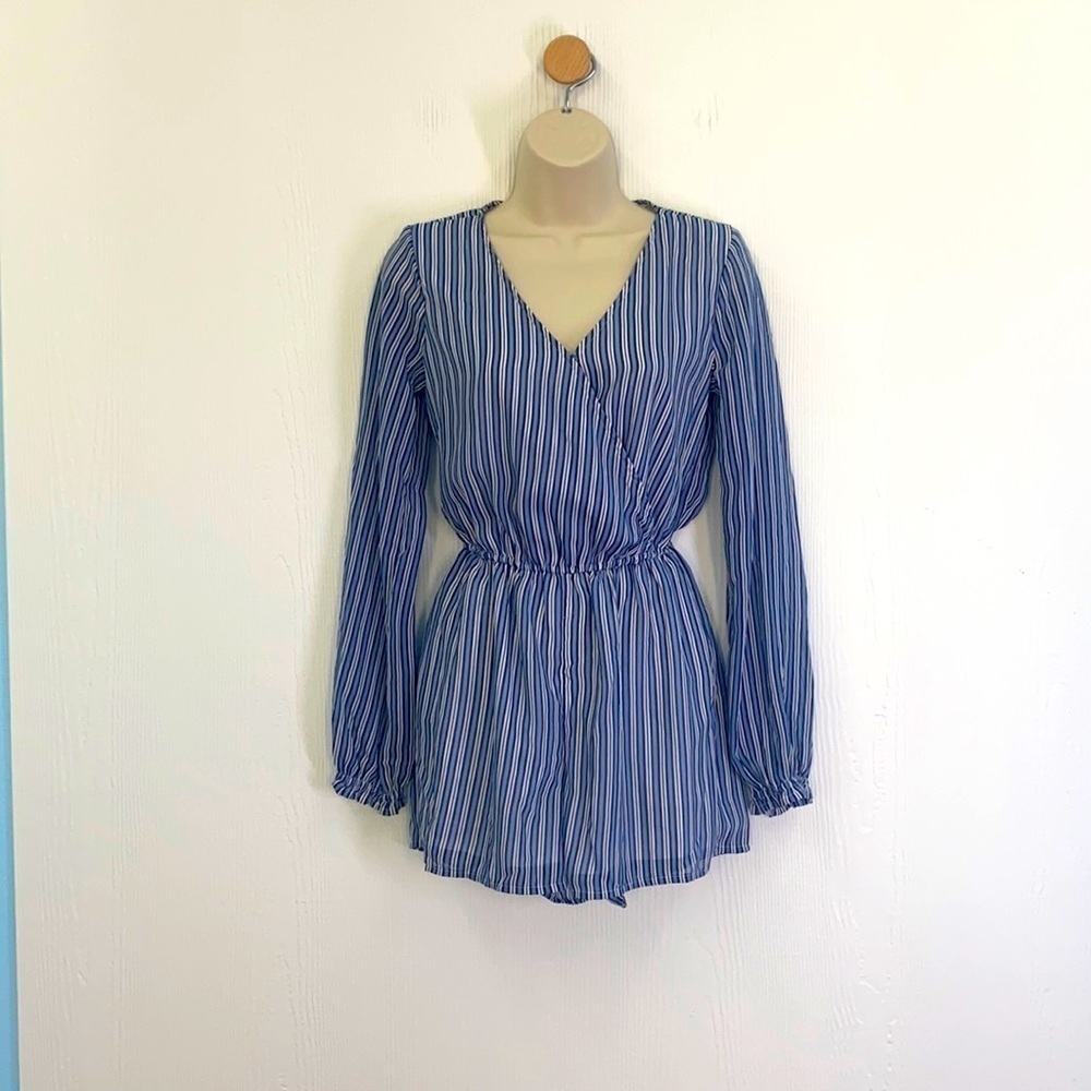 Hollister - Pinstripe in Blue and White Crisscross Short Romper Size XS